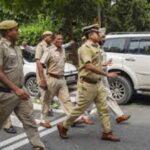 त्योहारी सीजन पर सरकार ने पुलिस व जिला प्रशासन को किया सतर्क; अधिकारियों को दिए सख्त निर्देश